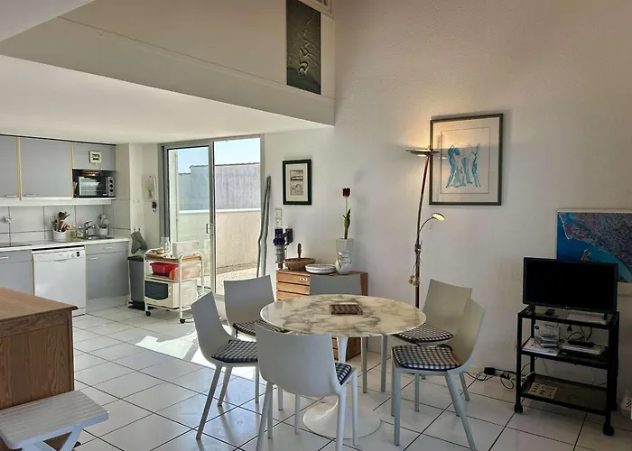 En Duplex Avec Terrasses, Vue Ocean Et Parking A - Fr-1-494-216 *